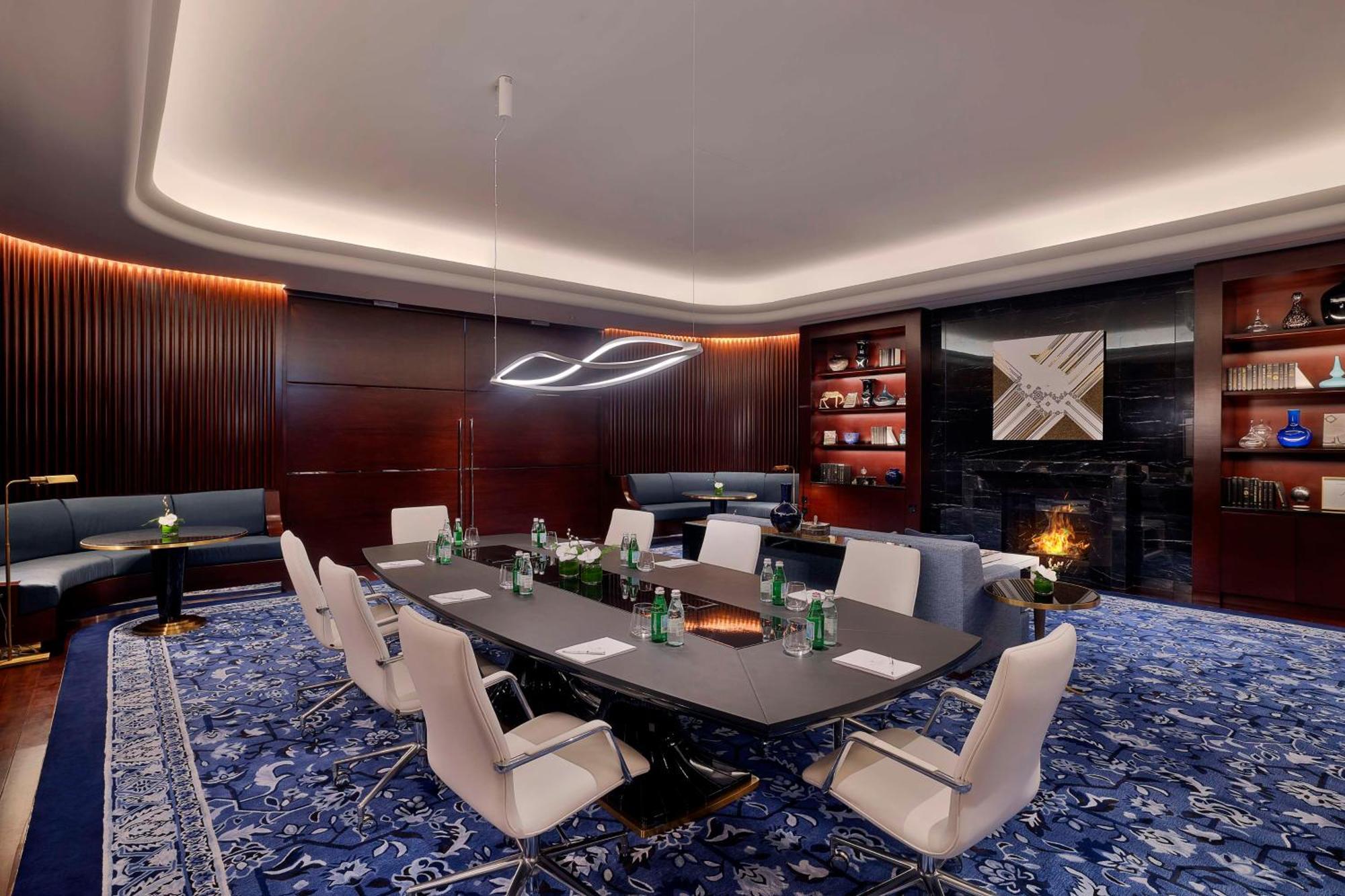Waldorf Astoria Doha Lusail Exterior foto Boardroom